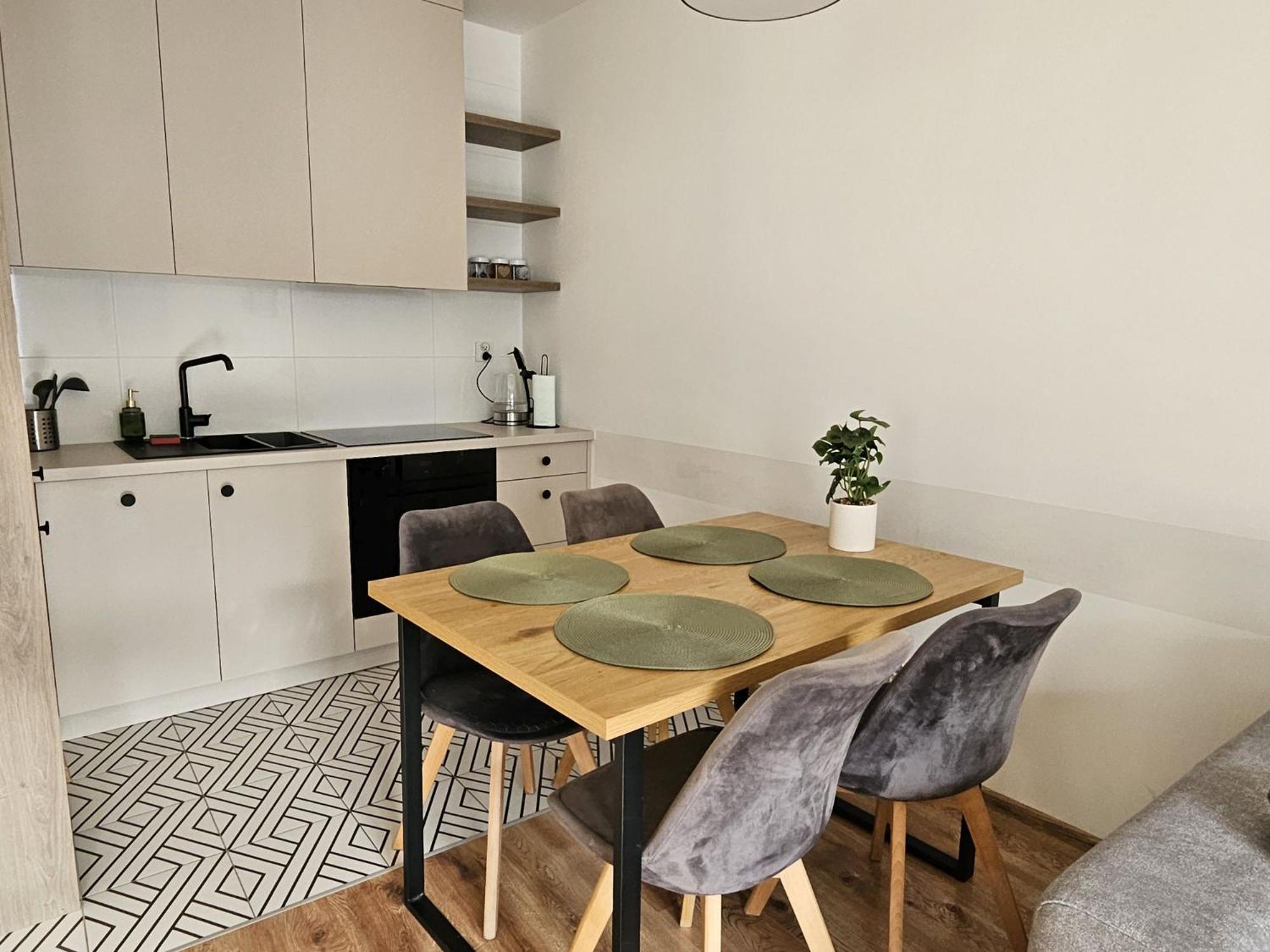 Urban Jungle Apartament Wenus เบียวิสตอก ภายนอก รูปภาพ